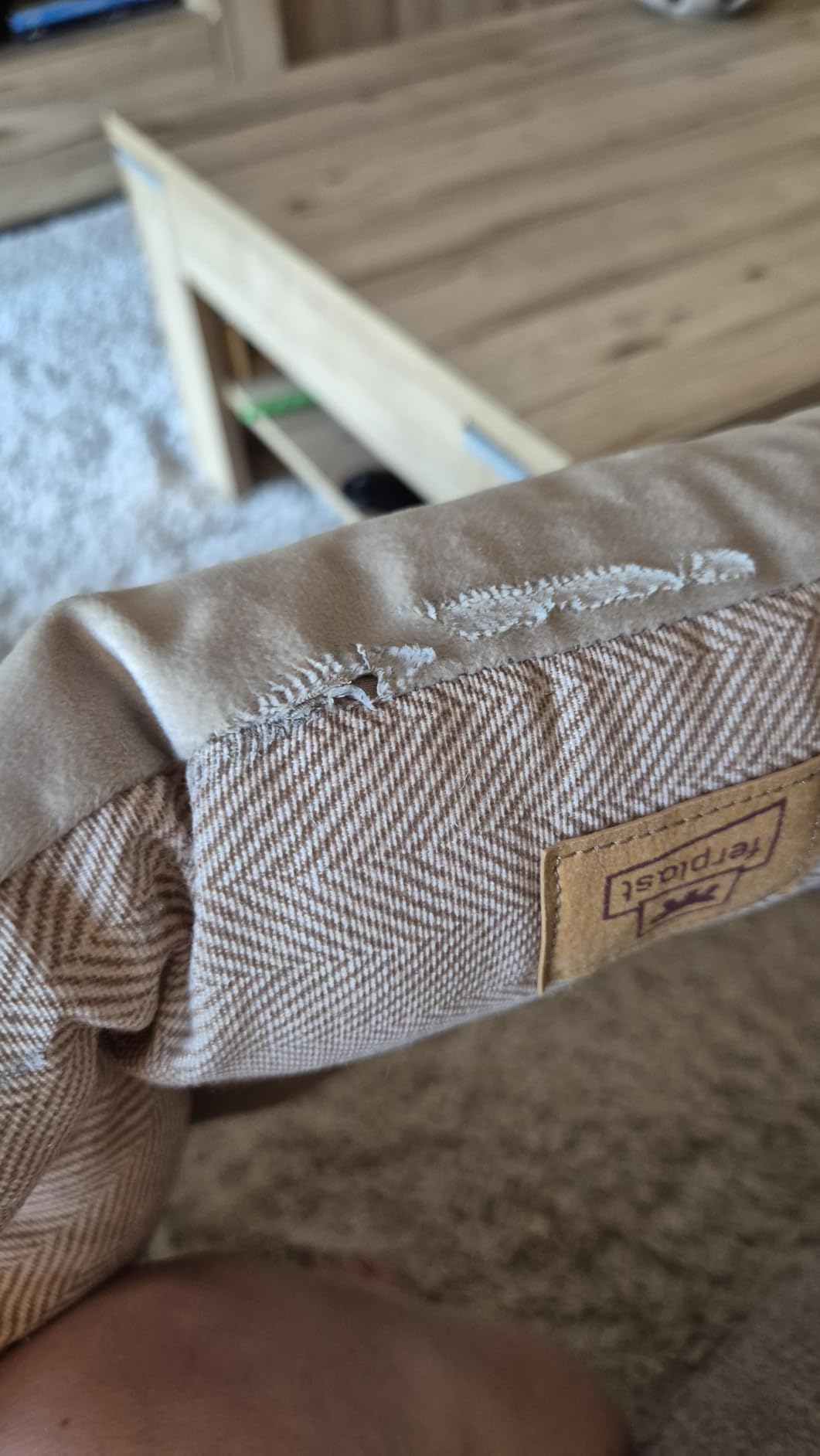 Bon coussin, un peu fin