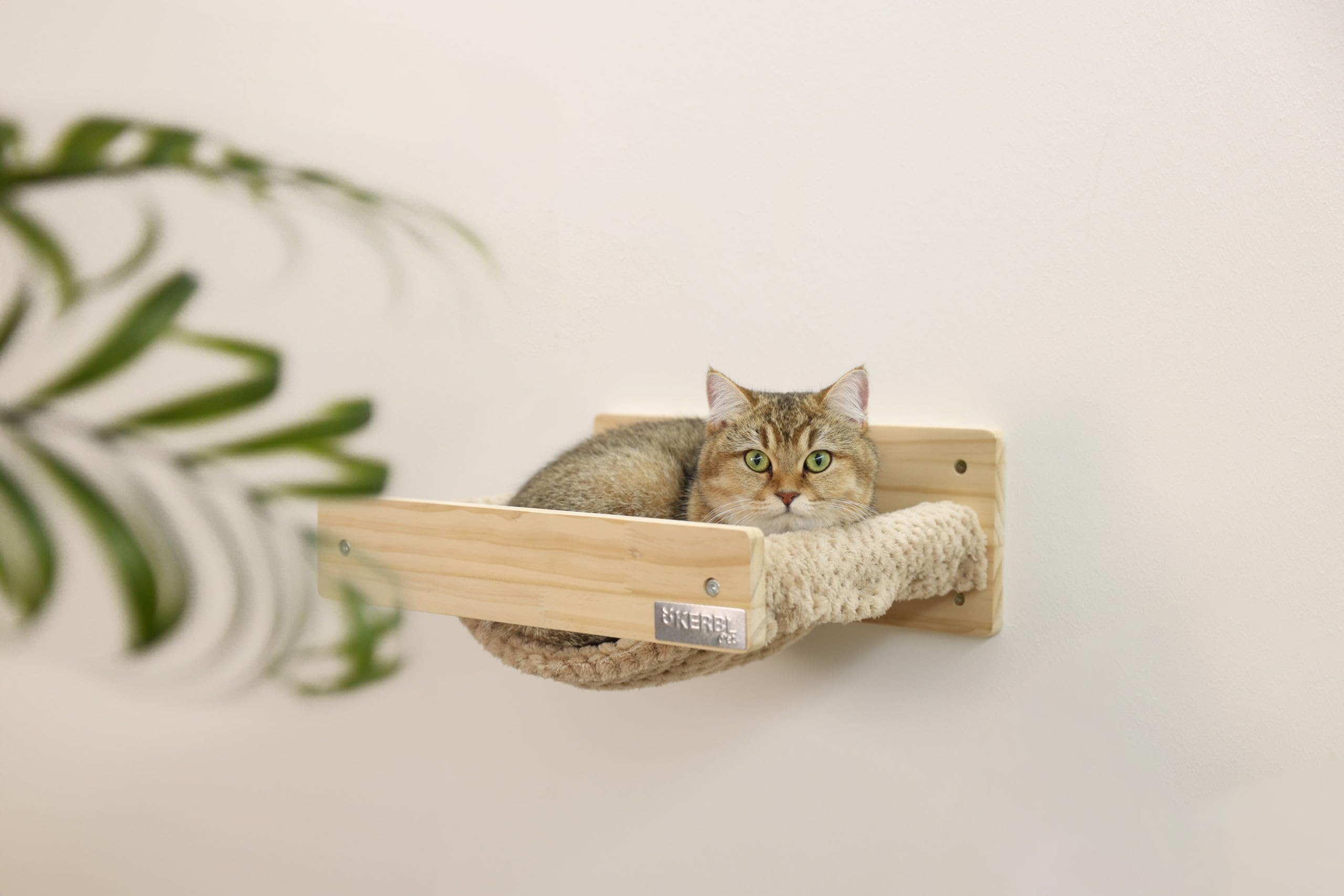 kerbl-pet-hamac-mural-timber-naturel-taupe-38-x-33-5-x-16-cm-bois-et-peluche-pou image 3