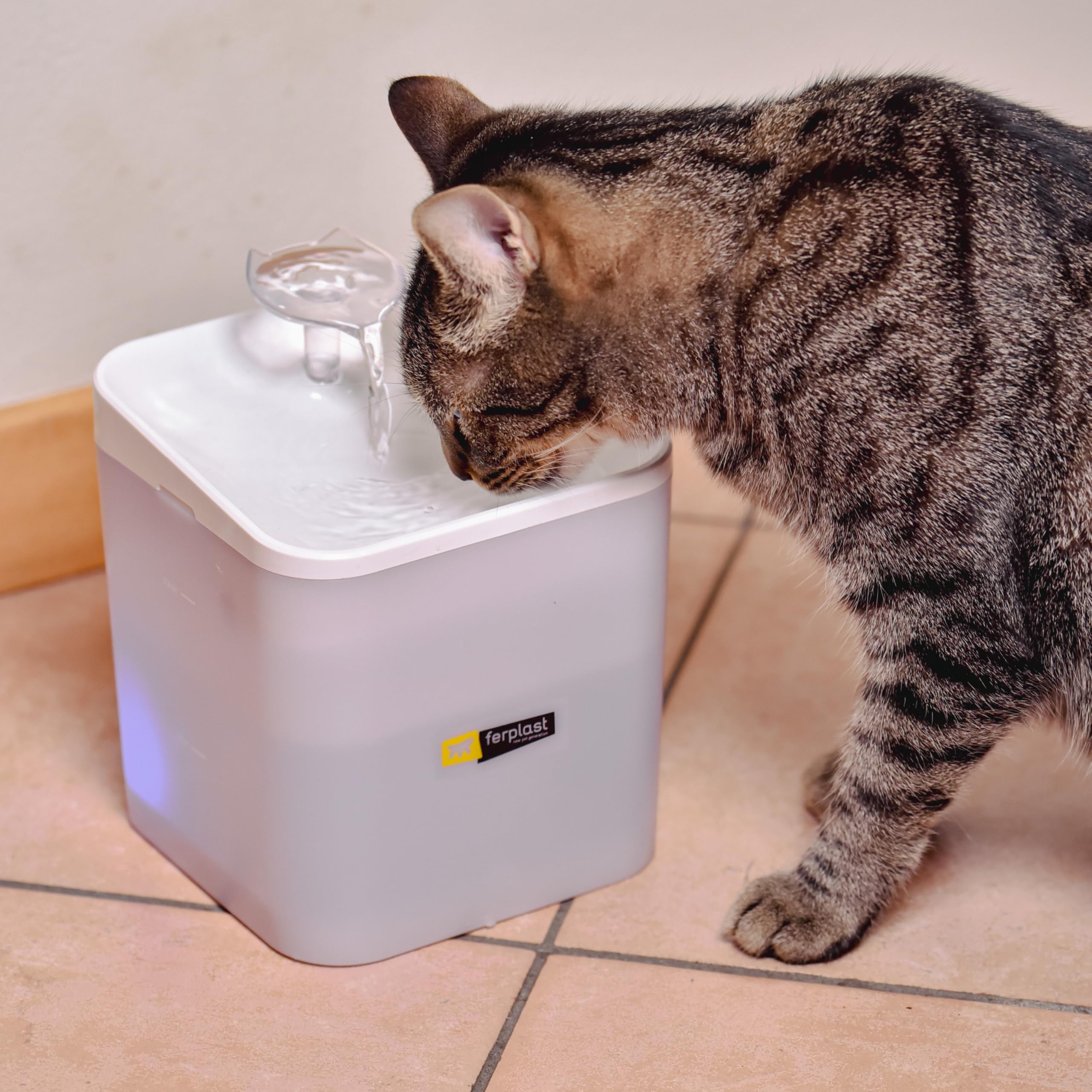 ferplast-ares-fontaine-eau-pour-chat-2-litres-avec-led image 2