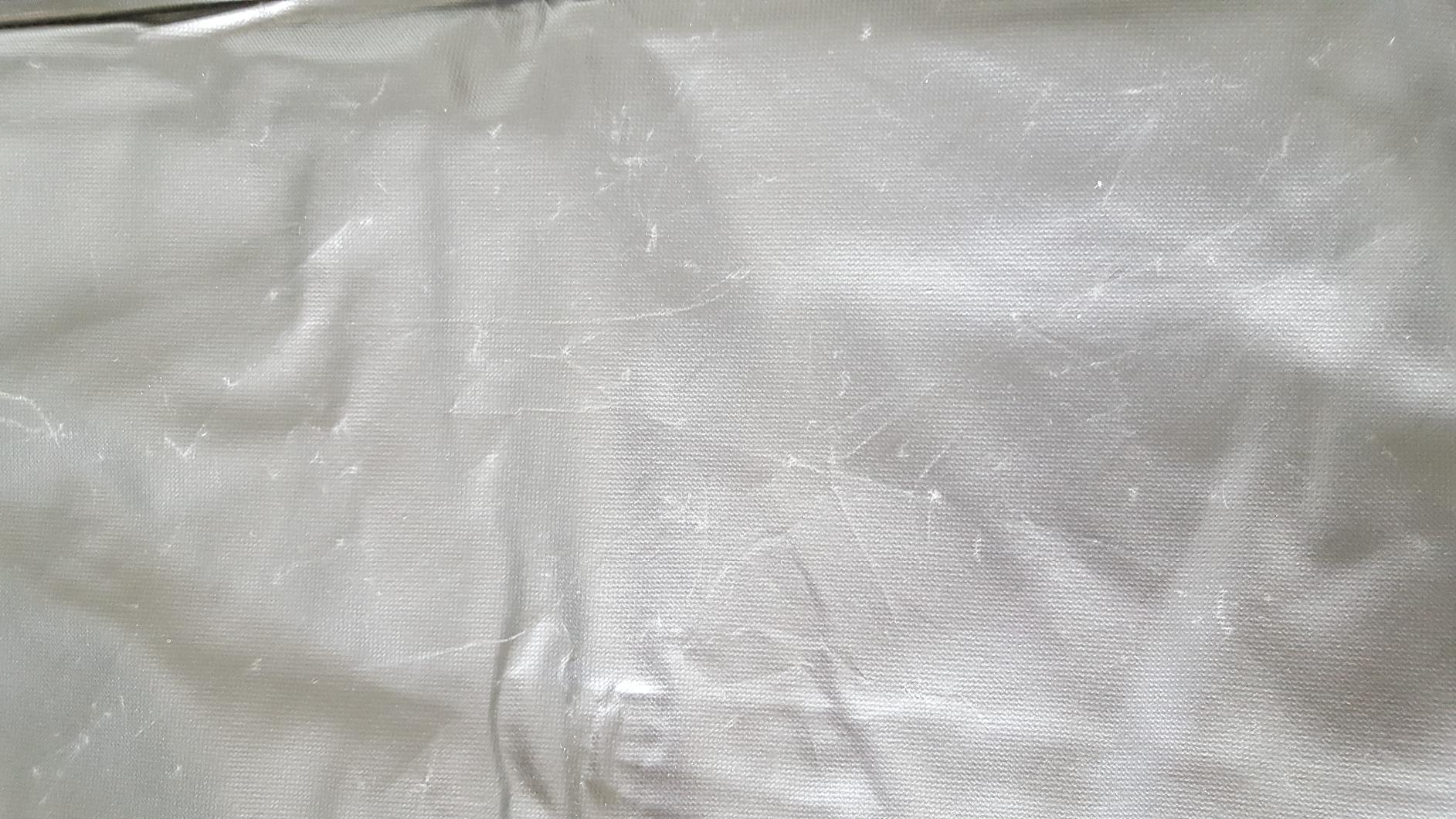 Pratique mais glisse un peu
