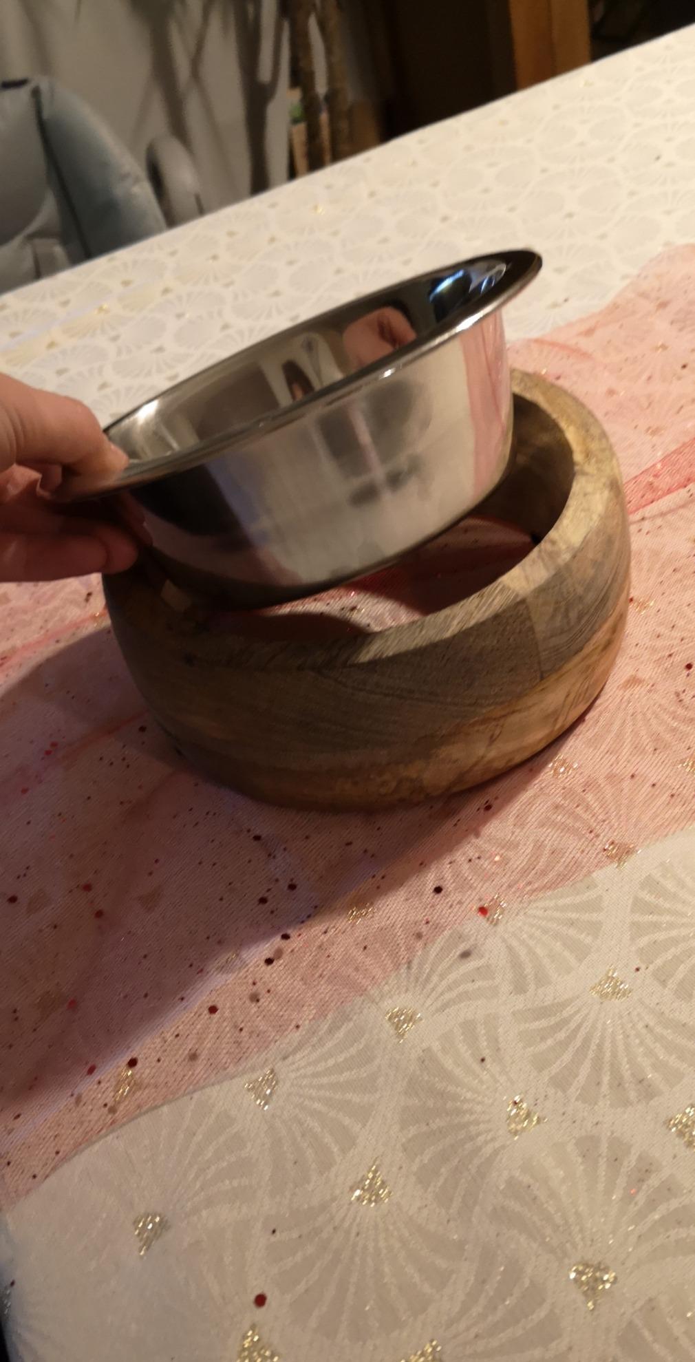 Très belle dans la cuisine