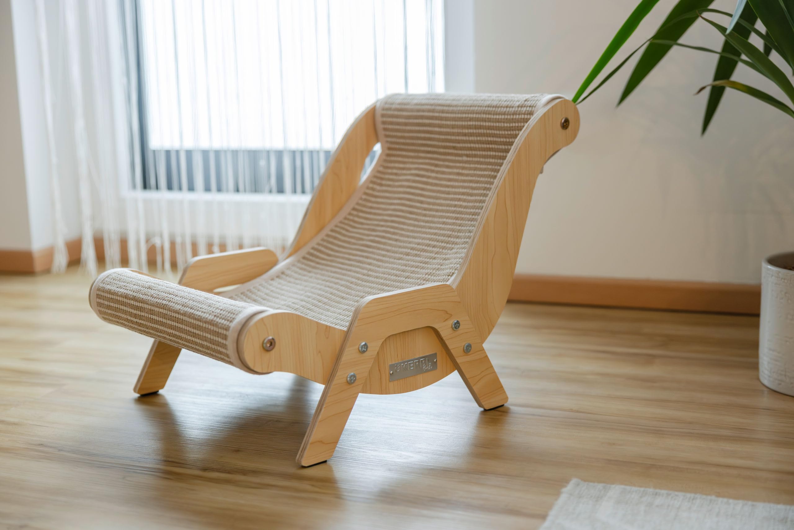 kerbl-pet-sundowner-chaise-longue-lit-griffoir-pour-chat-en-bois-et-sisal-52x37x image 2
